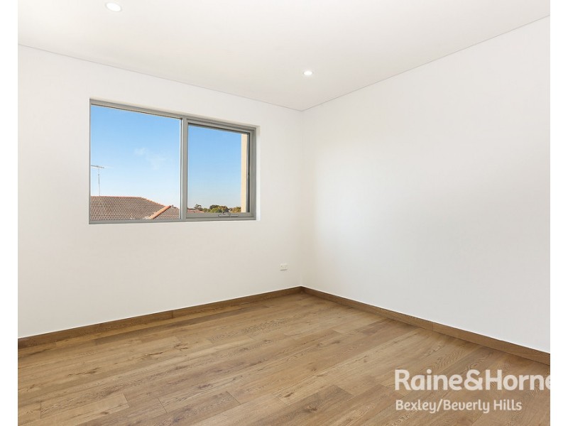 22a Flora Street, Roselands NSW 2196