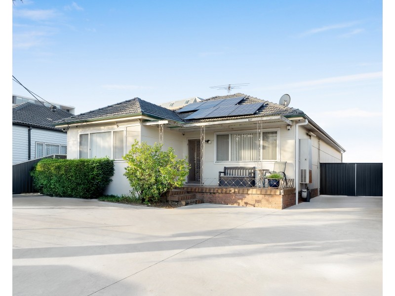 10 Flora Street, Roselands NSW 2196