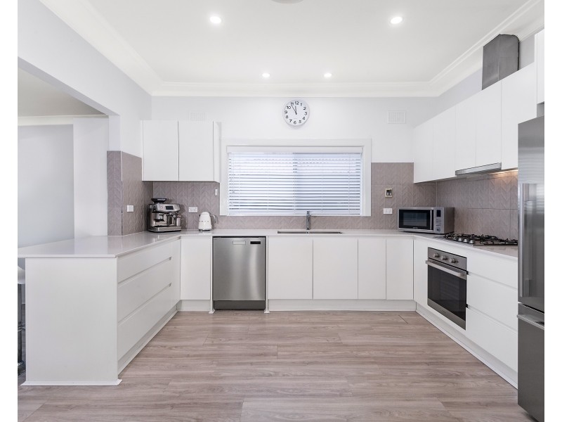 17 Roseview Avenue, Roselands NSW 2196