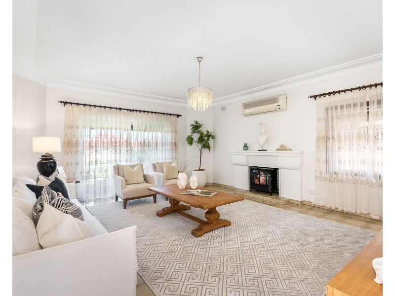 12 Bykool Avenue, Kingsgrove NSW 2208