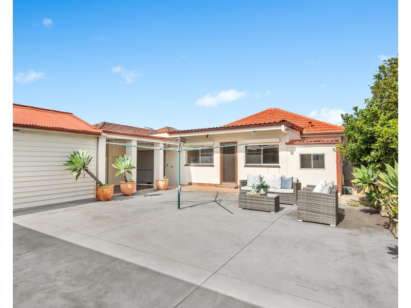 12 Bykool Avenue, Kingsgrove NSW 2208