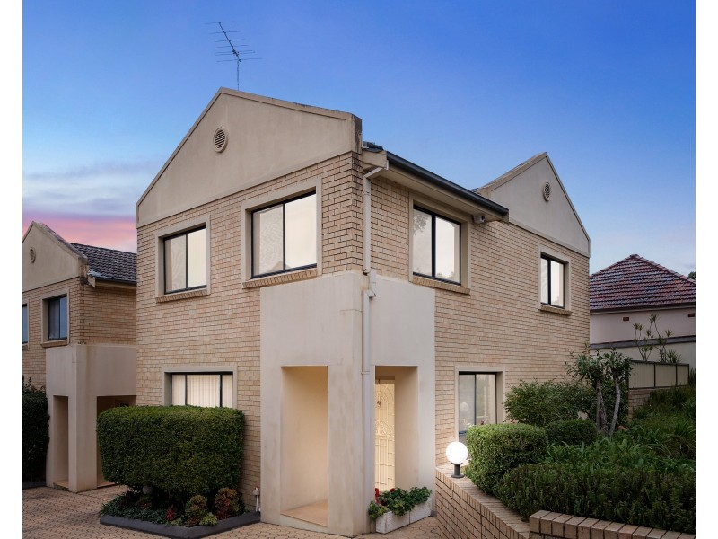 8/83 Wolseley Street, Bexley NSW 2207