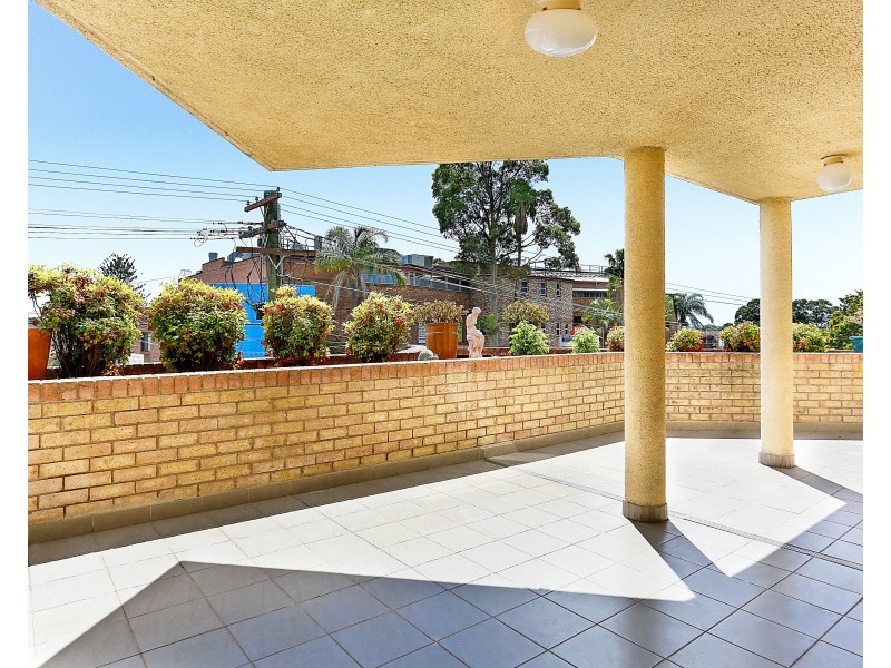 2/1 Hillview Street, Roselands NSW 2196