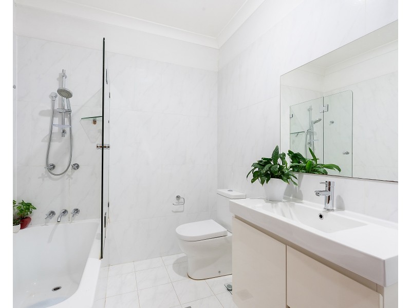 2/47 Caledonian Street, Bexley NSW 2207