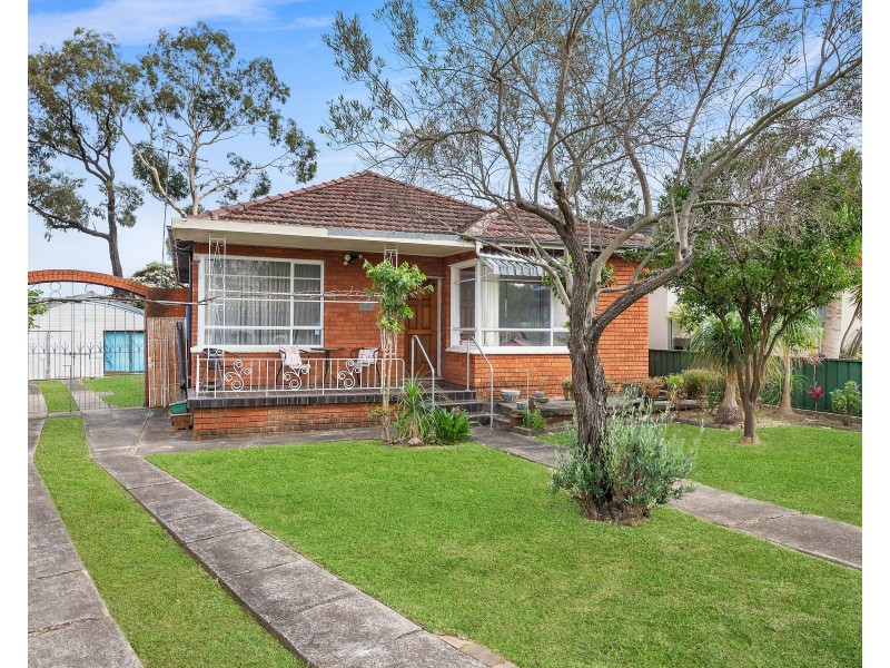 85 Canarys Road, Roselands NSW 2196