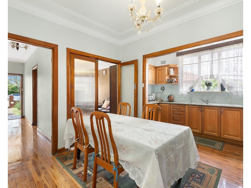 85 Canarys Road, Roselands NSW 2196