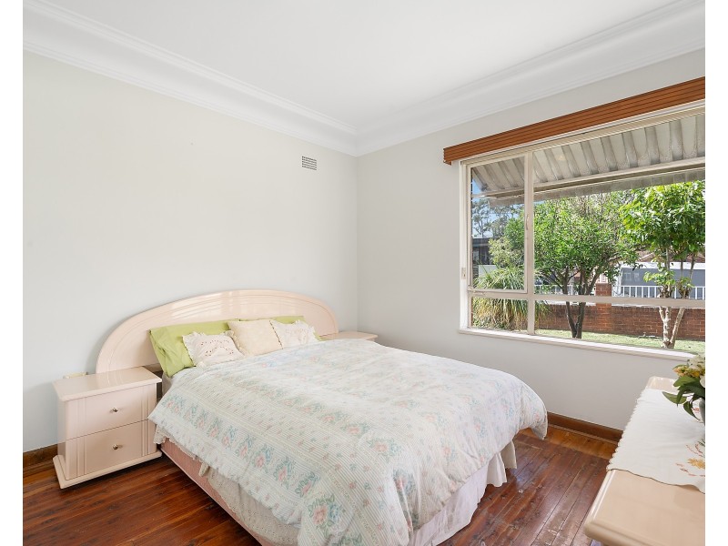 85 Canarys Road, Roselands NSW 2196