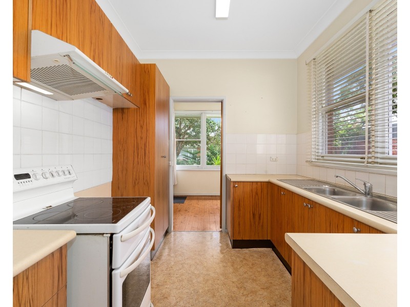 11 Waycott Avenue, Kingsgrove NSW 2208