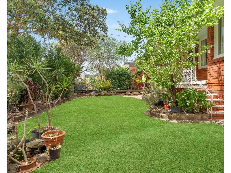 11 Waycott Avenue, Kingsgrove NSW 2208