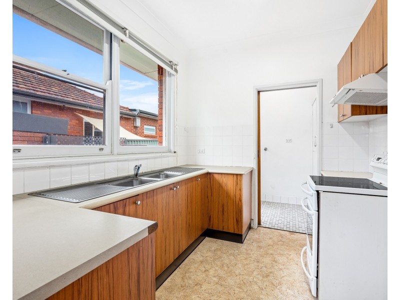 11 Waycott Avenue, Kingsgrove NSW 2208