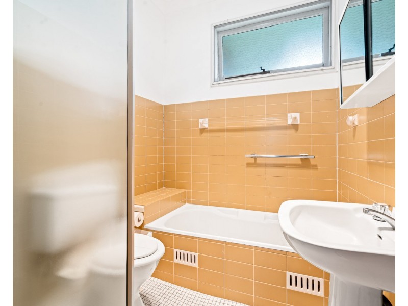 11 Waycott Avenue, Kingsgrove NSW 2208