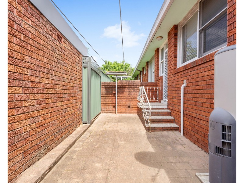 11 Waycott Avenue, Kingsgrove NSW 2208