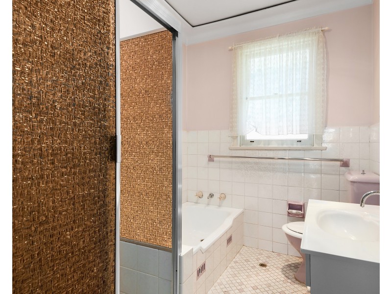 7 Sando Crescent, Roselands NSW 2196