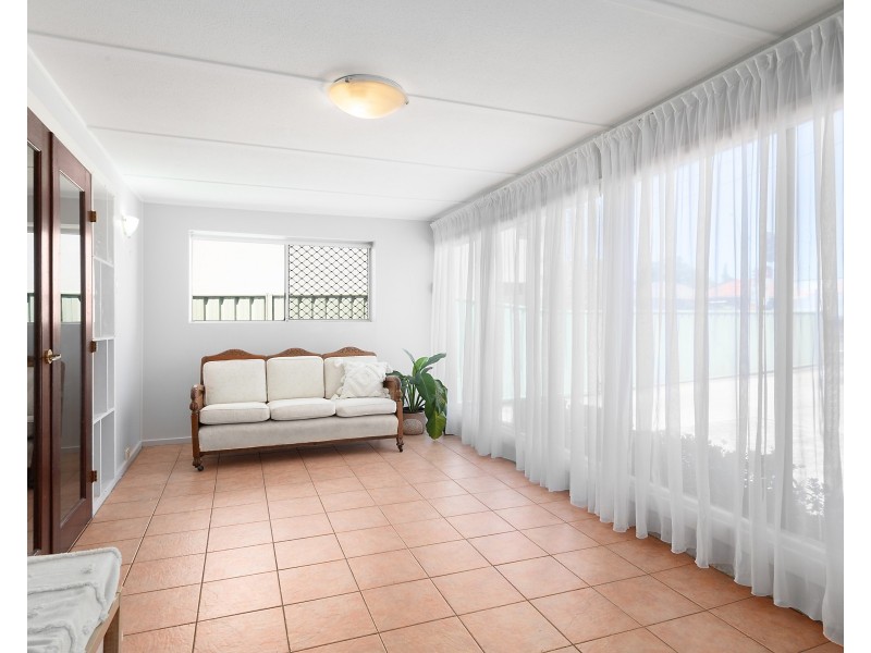 76 Canarys Road, Roselands NSW 2196