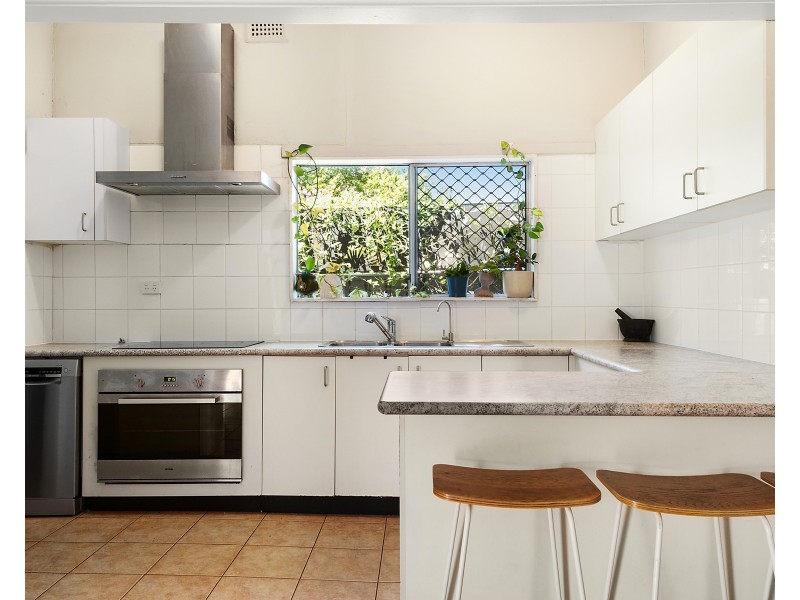 76 Canarys Road, Roselands NSW 2196