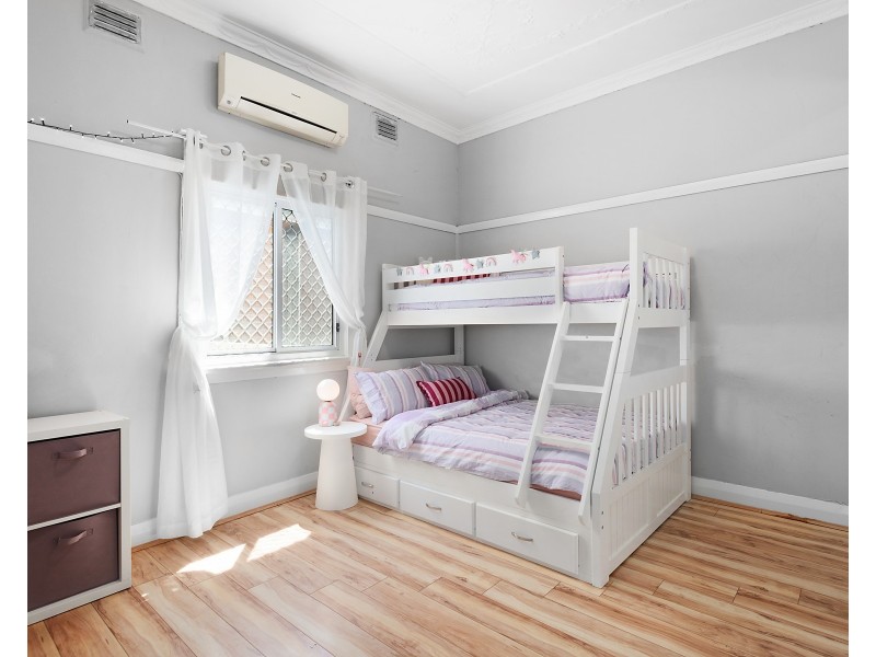 76 Canarys Road, Roselands NSW 2196