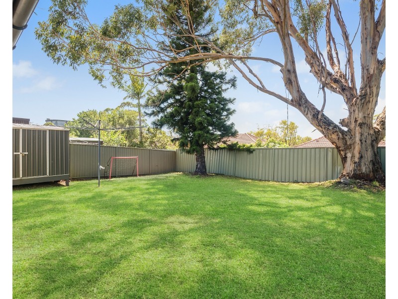 76 Canarys Road, Roselands NSW 2196