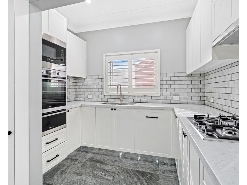 5 Bungalow Road, Roselands NSW 2196