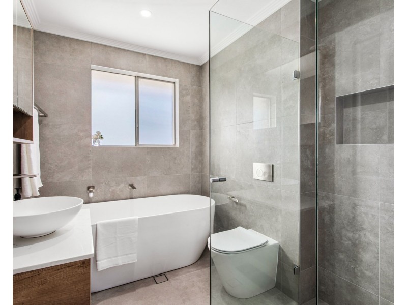 9 Waterside Parade, Peakhurst Heights NSW 2210