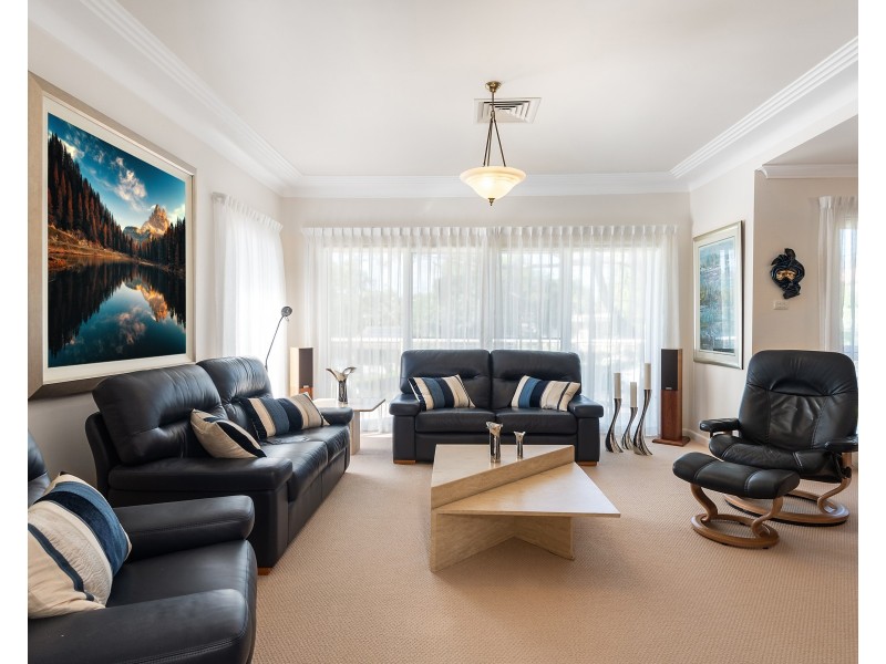 88 Boronia Parade, Lugarno NSW 2210