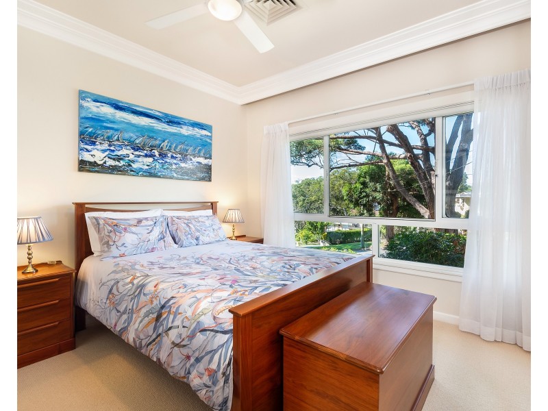 88 Boronia Parade, Lugarno NSW 2210