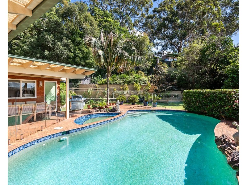 88 Boronia Parade, Lugarno NSW 2210