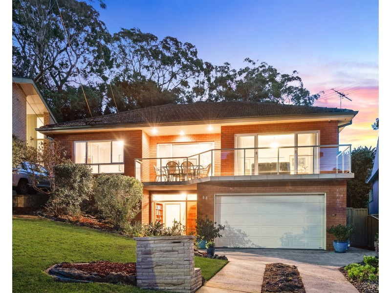 88 Boronia Parade, Lugarno NSW 2210