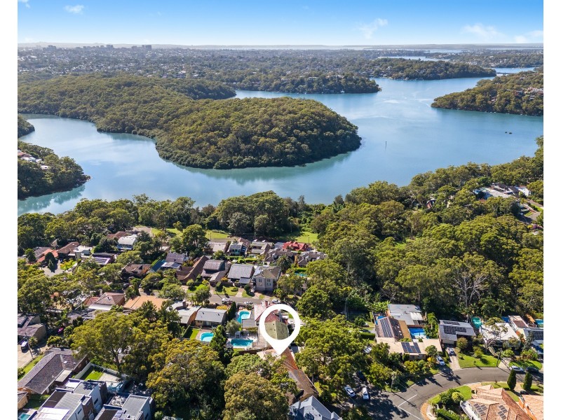 88 Boronia Parade, Lugarno NSW 2210