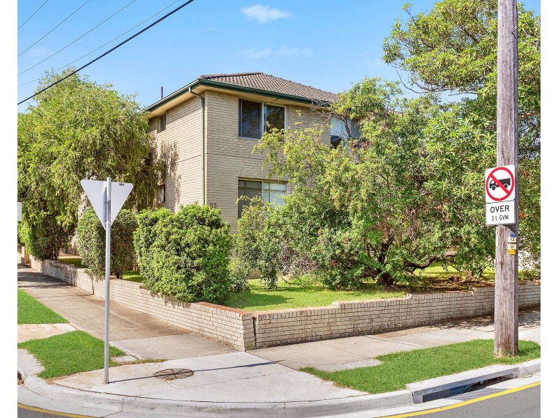 2/53 Benaroon Road, Belmore NSW 2192
