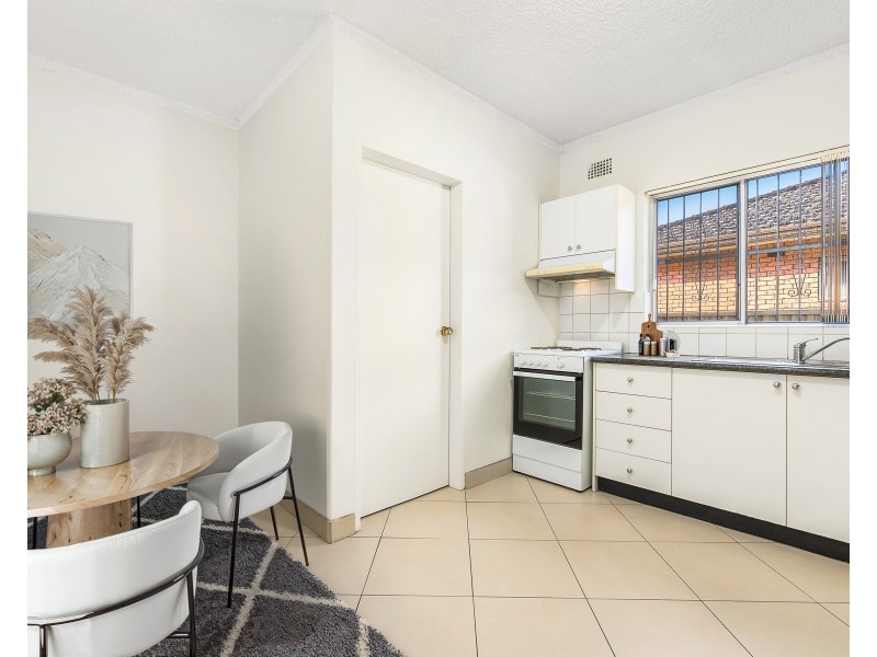 2/53 Benaroon Road, Belmore NSW 2192