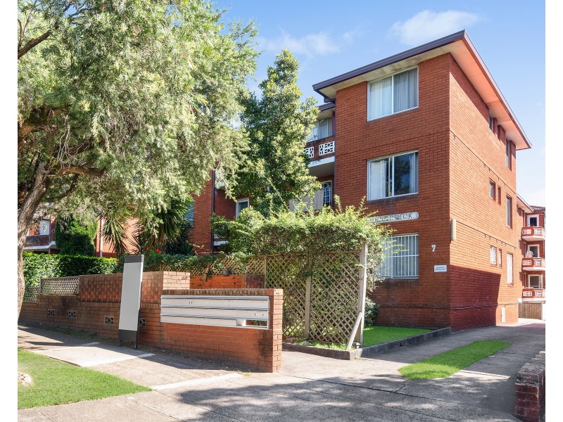 8/7 Phillip Street, Roselands NSW 2196
