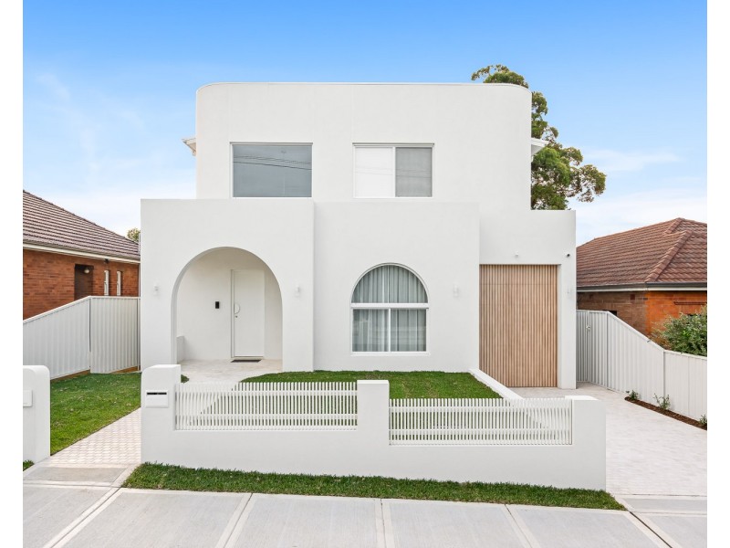 4 Moreton Avenue, Kingsgrove NSW 2208
