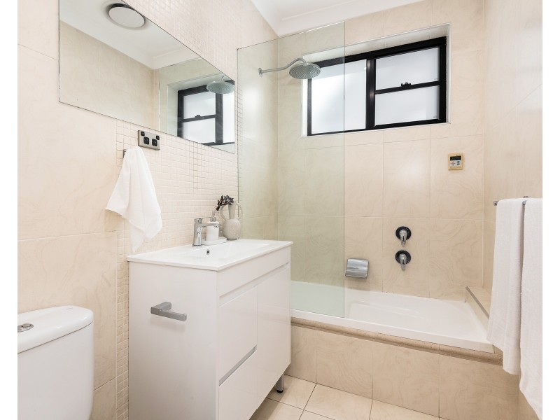 13 Kingsgrove Avenue, Kingsgrove NSW 2208