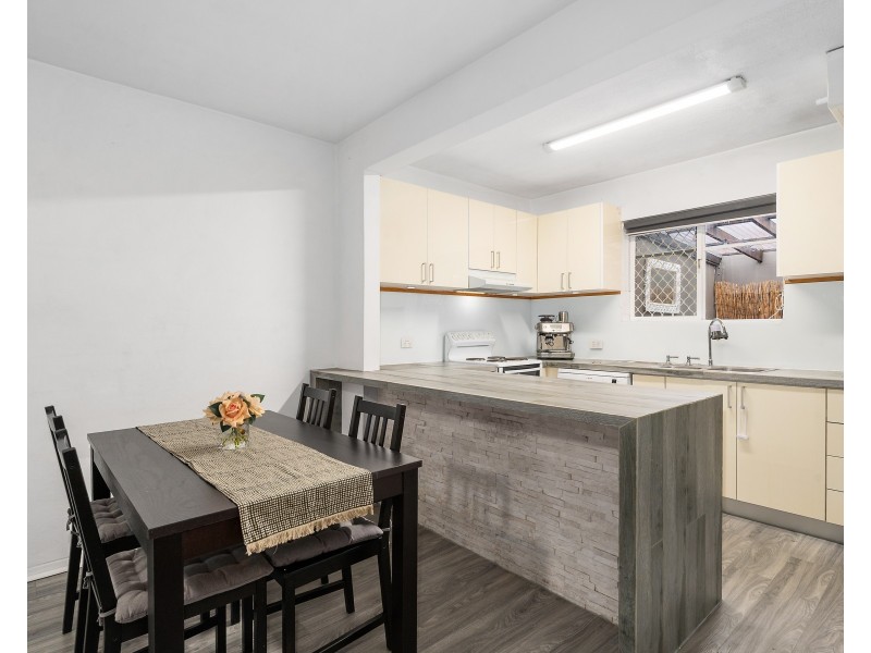 2/33 Bungalow Road, Roselands NSW 2196