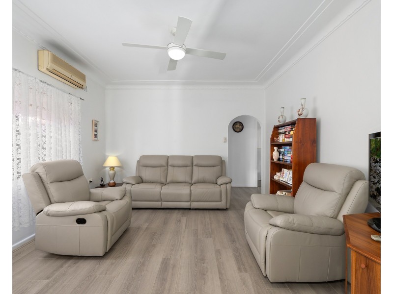 9 Haigh Avenue, Roselands NSW 2196