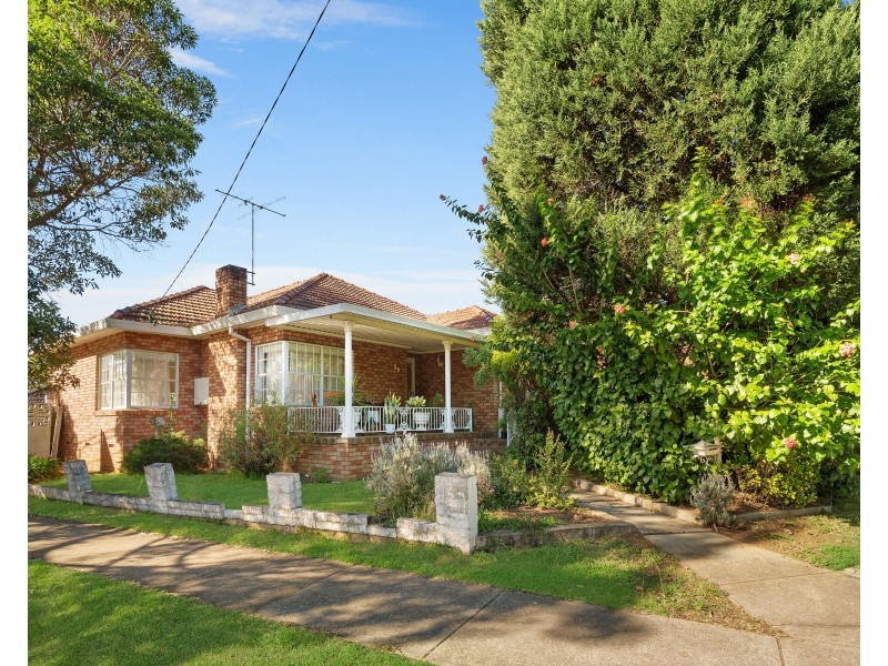90 Monaro Avenue, Kingsgrove NSW 2208