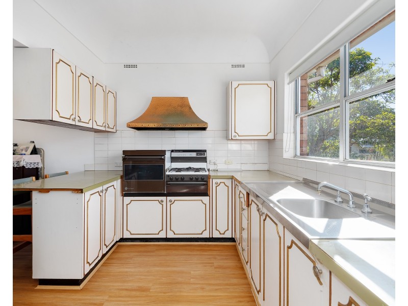 90 Monaro Avenue, Kingsgrove NSW 2208