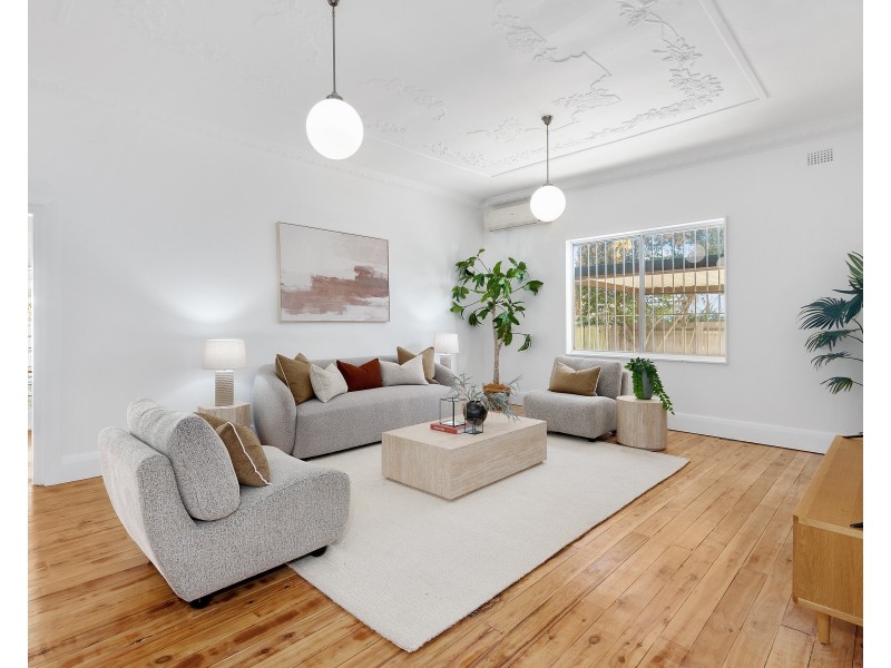 1/4 Colvin Avenue, Carlton NSW 2218