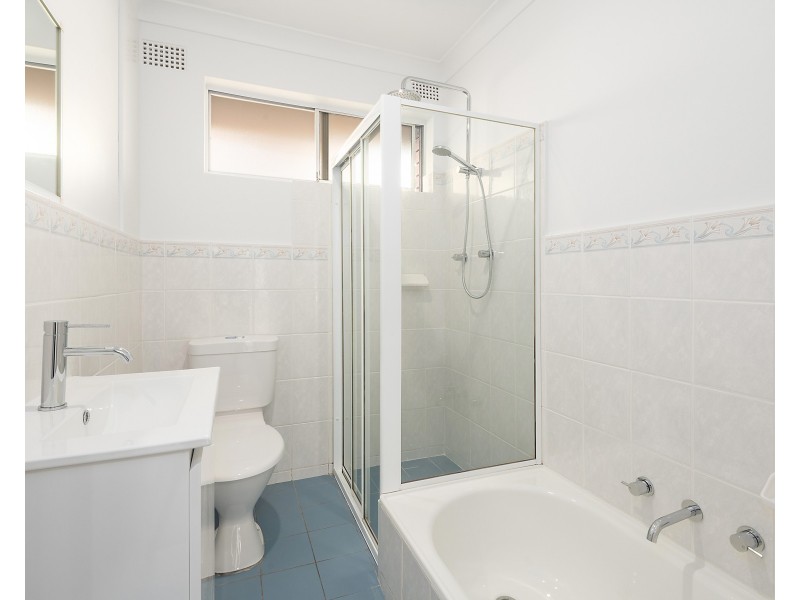8/23 Phillip Street, Roselands NSW 2196