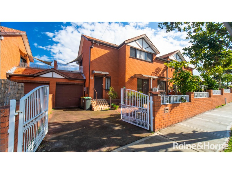 2/19 Mitchell Street, Croydon Park NSW 2133