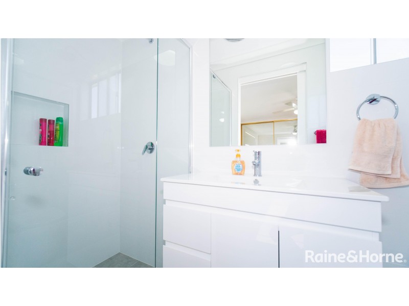 5 Thurbon Avenue, Peakhurst NSW 2210