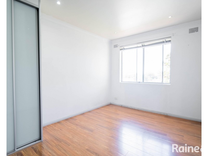 9/52 Hampton Court Road, Carlton NSW 2218