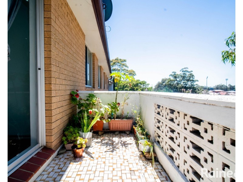 9/52 Hampton Court Road, Carlton NSW 2218