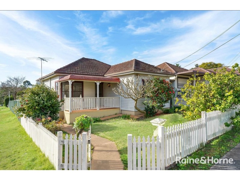 80 Henry Lawson Drive, Peakhurst NSW 2210