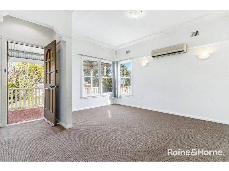 80 Henry Lawson Drive, Peakhurst NSW 2210