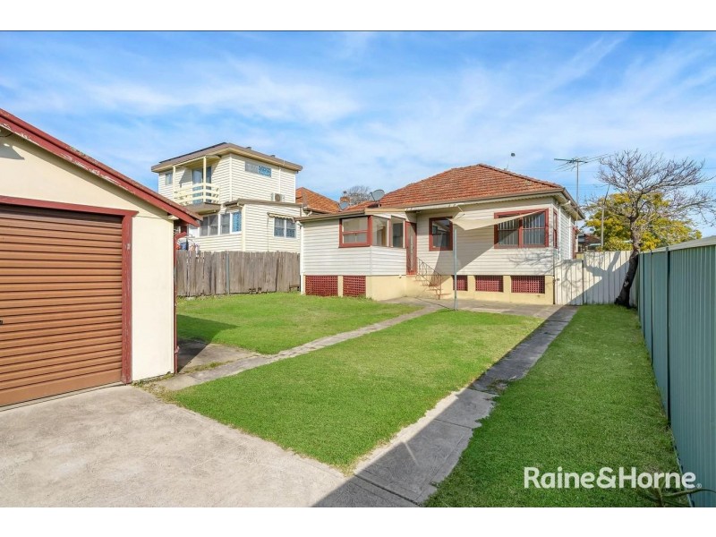 80 Henry Lawson Drive, Peakhurst NSW 2210