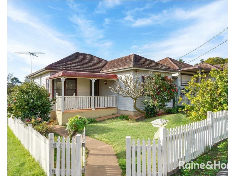 80 Henry Lawson Drive, Peakhurst NSW 2210