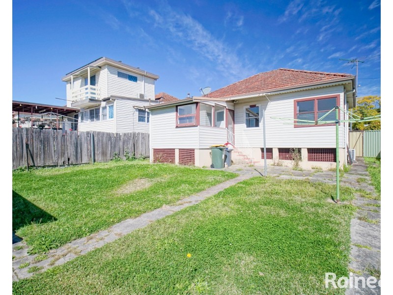 80 Henry Lawson Drive, Peakhurst NSW 2210