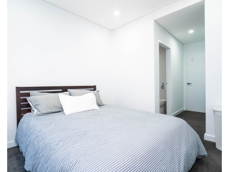 13/4 Hugh Avenue, Peakhurst NSW 2210