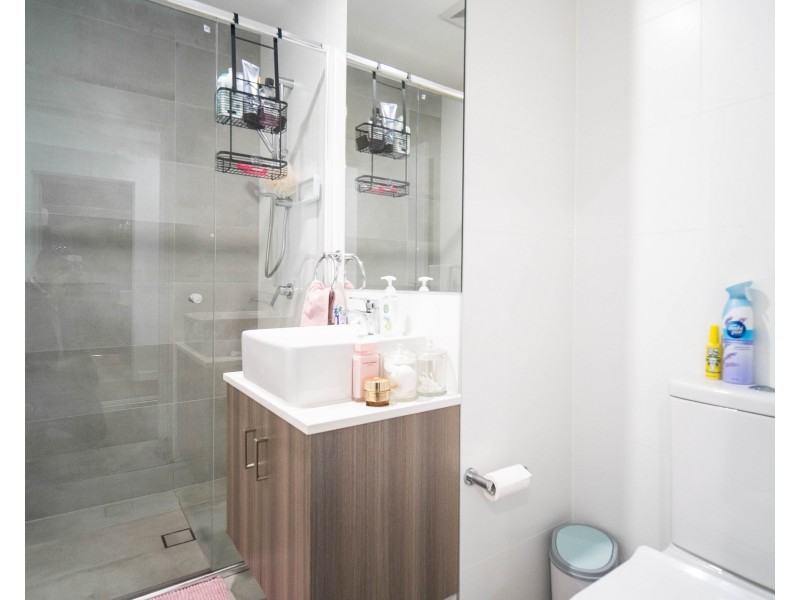 13/4 Hugh Avenue, Peakhurst NSW 2210